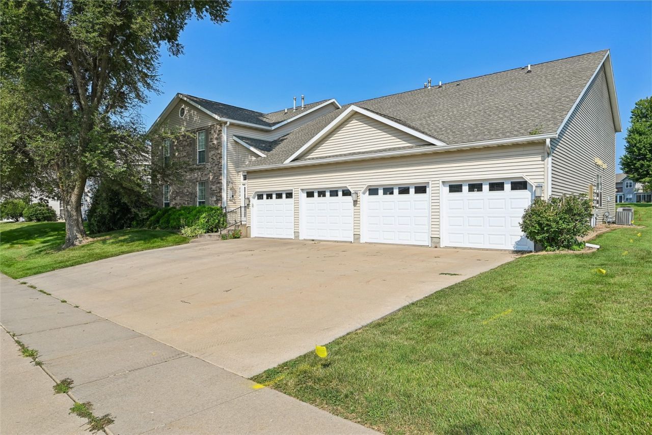 480 Burdette Drive Sw, Unit A, Cedar Rapids, IA 52404 Main Photo