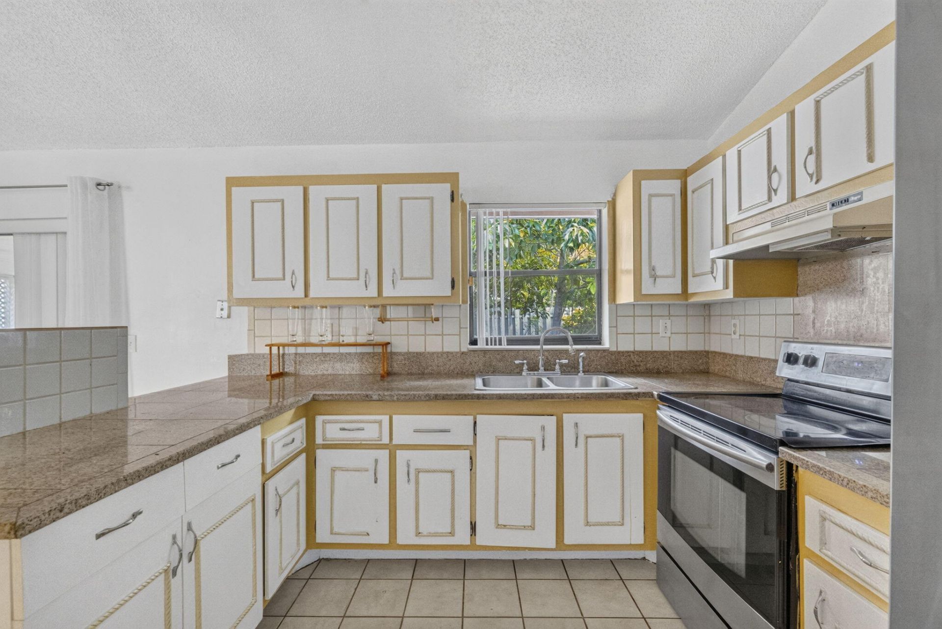 7513 SW 7th Street, North Lauderdale, FL 33068 Photo