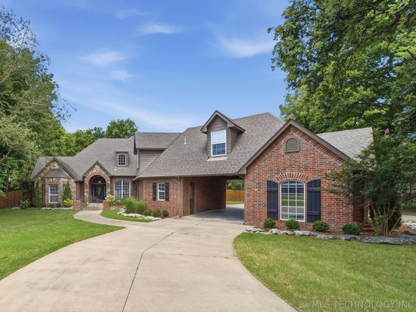 19469 E 75th Street N, Owasso, OK 74055