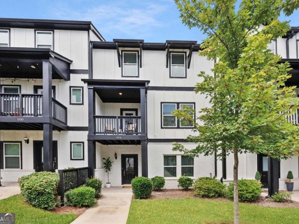 504 Hampton Crossing, Woodstock, GA 30188