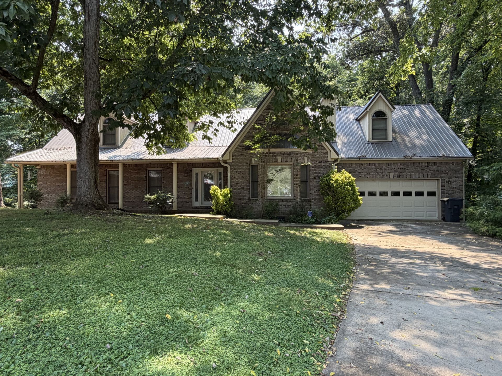 529 Ridgecrest Dr , Mc Minnville, TN 37110 Main Photo