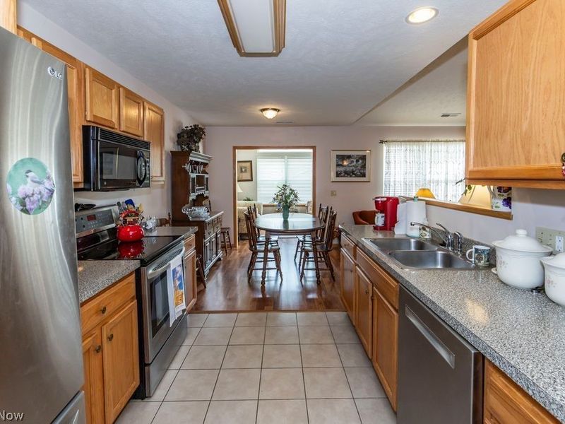3069 Somerset Drive , Lakemore, OH 44312 Photo 15
