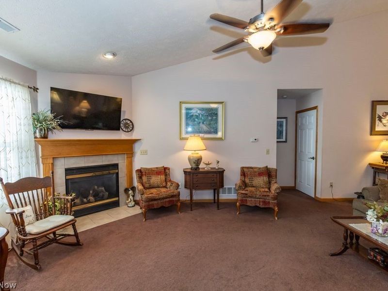 3069 Somerset Drive , Lakemore, OH 44312 Photo 9