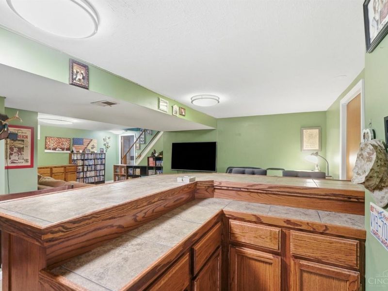 4486 Pinecroft Drive, Green Township, OH 45211 Photo 27