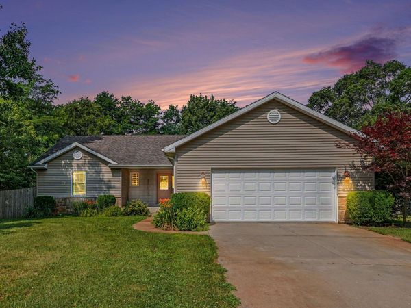 69862 Roy Drive, Edwardsburg, MI 49112