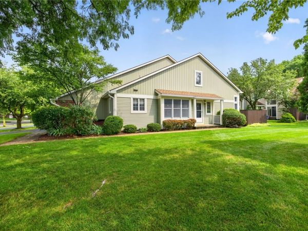 176 Montpelier Circle , Rochester, NY 14618