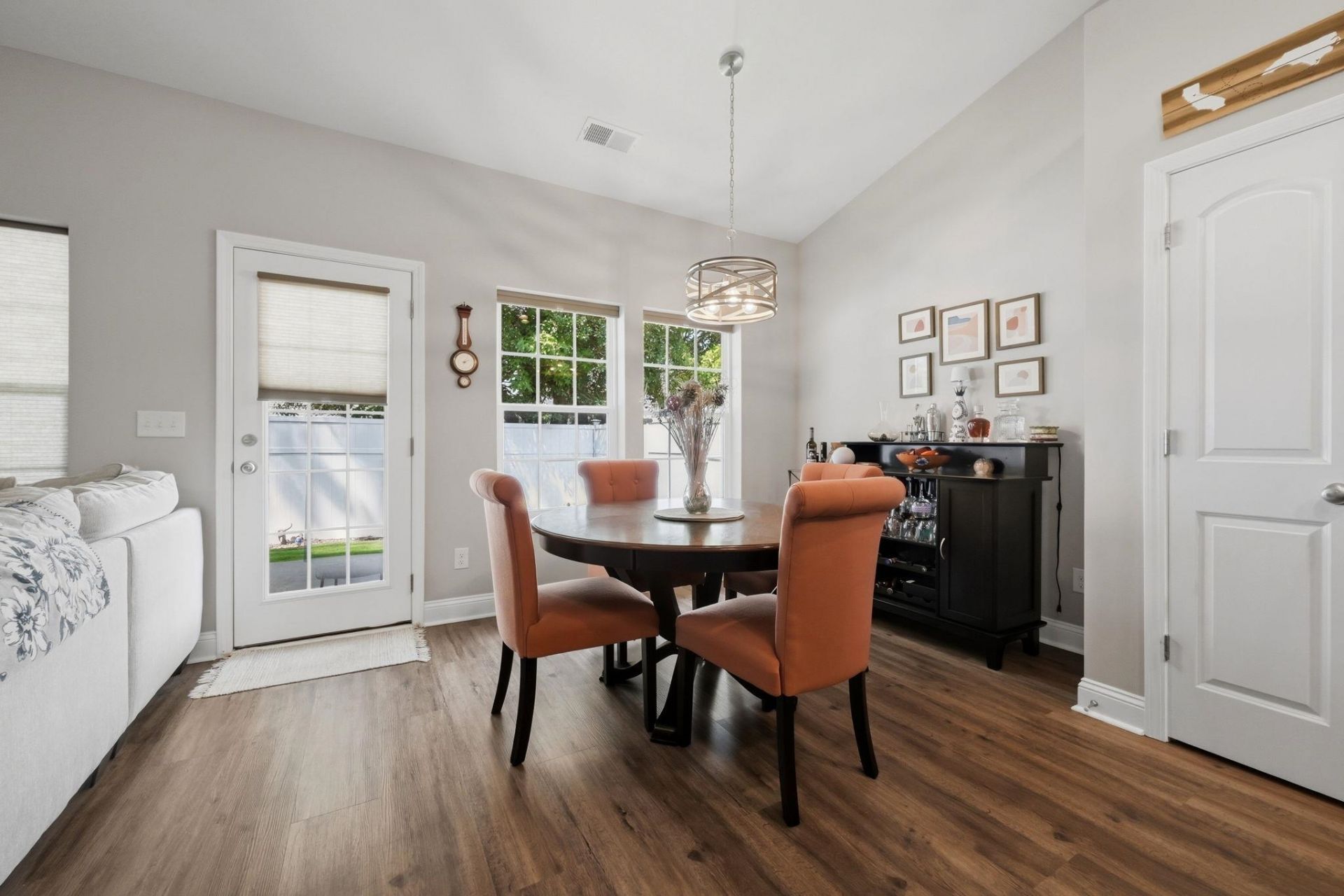 359 Dunbarton Ln. Photo 8