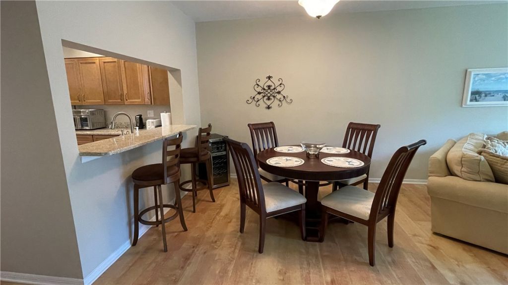 6175 S Mirror Lake Drive, Unit 207, Sebastian, FL 32958 Photo
