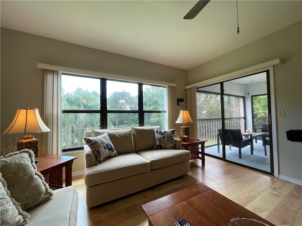 6175 S Mirror Lake Drive, Unit 207, Sebastian, FL 32958 Photo