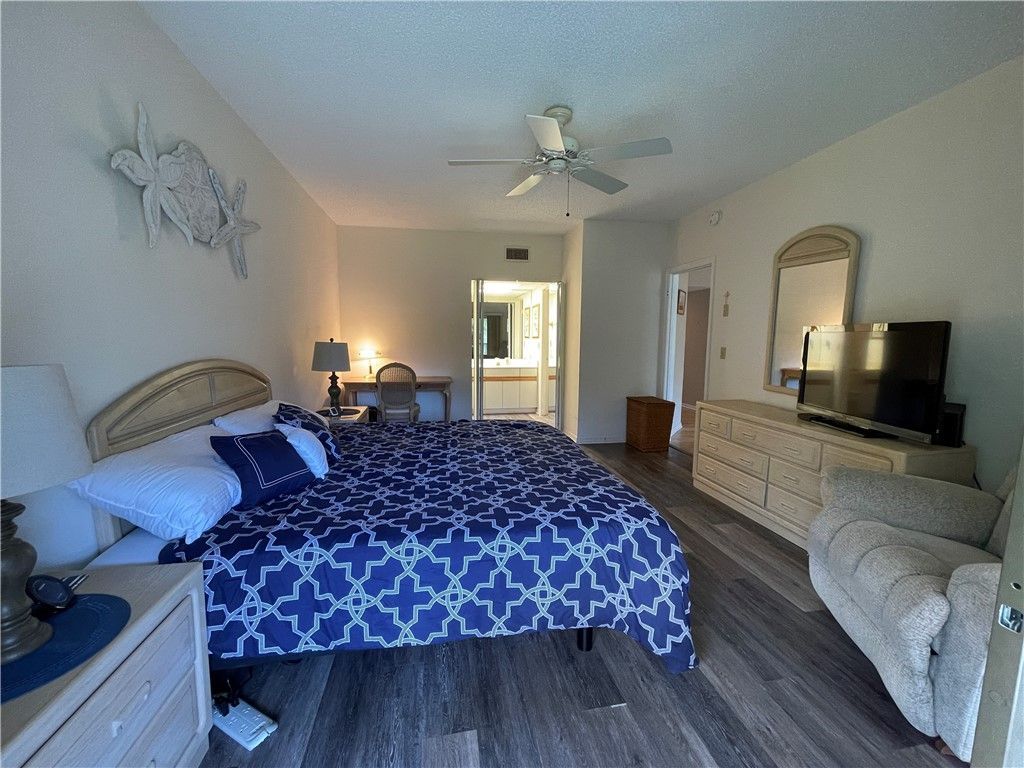 6175 S Mirror Lake Drive, Unit 207, Sebastian, FL 32958 Photo