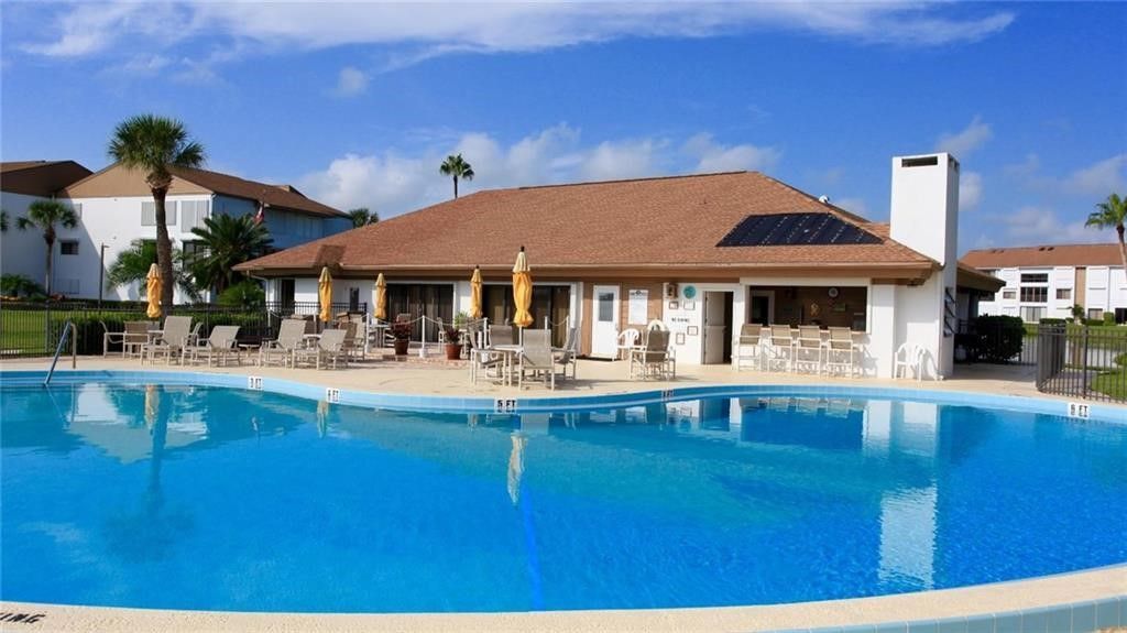 6175 S Mirror Lake Drive, Unit 207, Sebastian, FL 32958 Photo
