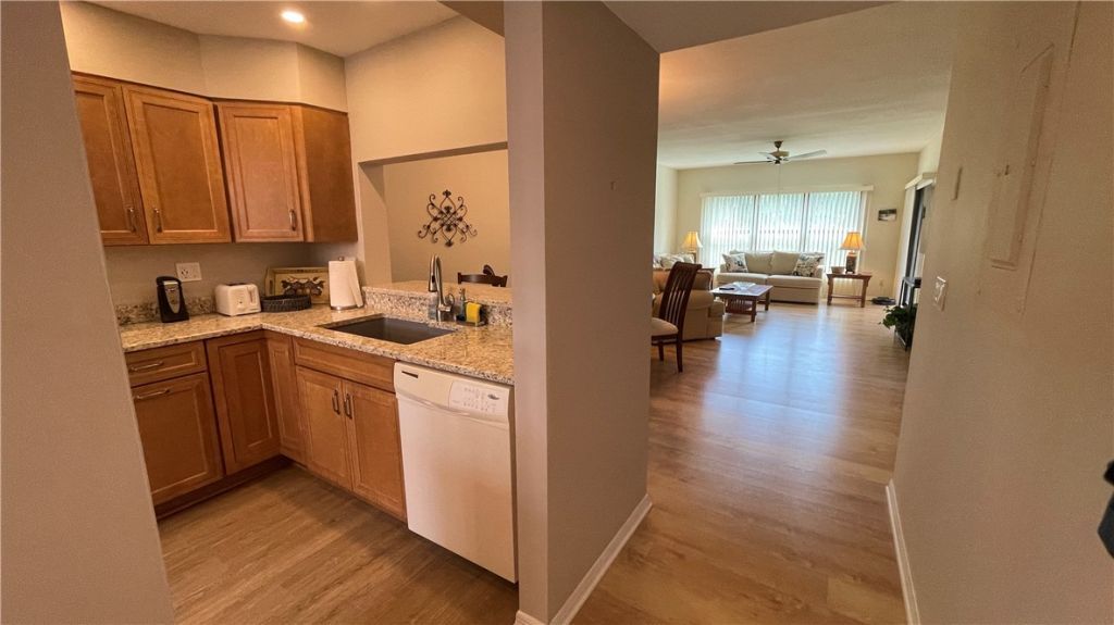 6175 S Mirror Lake Drive, Unit 207, Sebastian, FL 32958 Photo