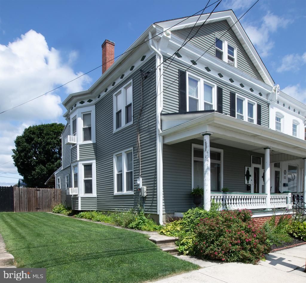 329 W WALNUT STREET , KUTZTOWN, PA 19530