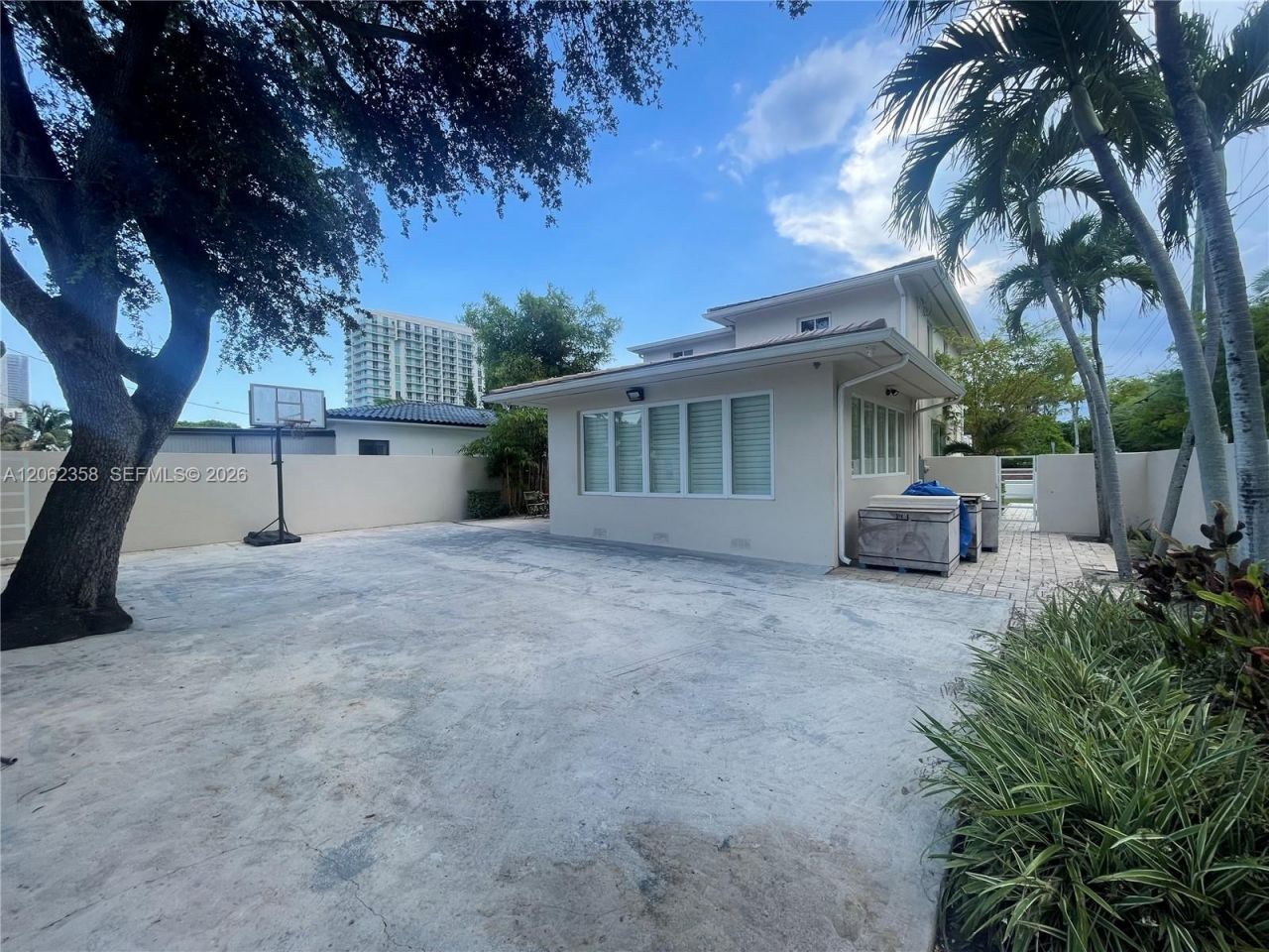 383 SW 25th Rd , Miami, FL 33129 Photo
