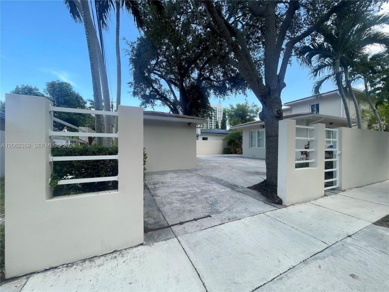 383 SW 25th Rd , Miami, FL 33129 Photo