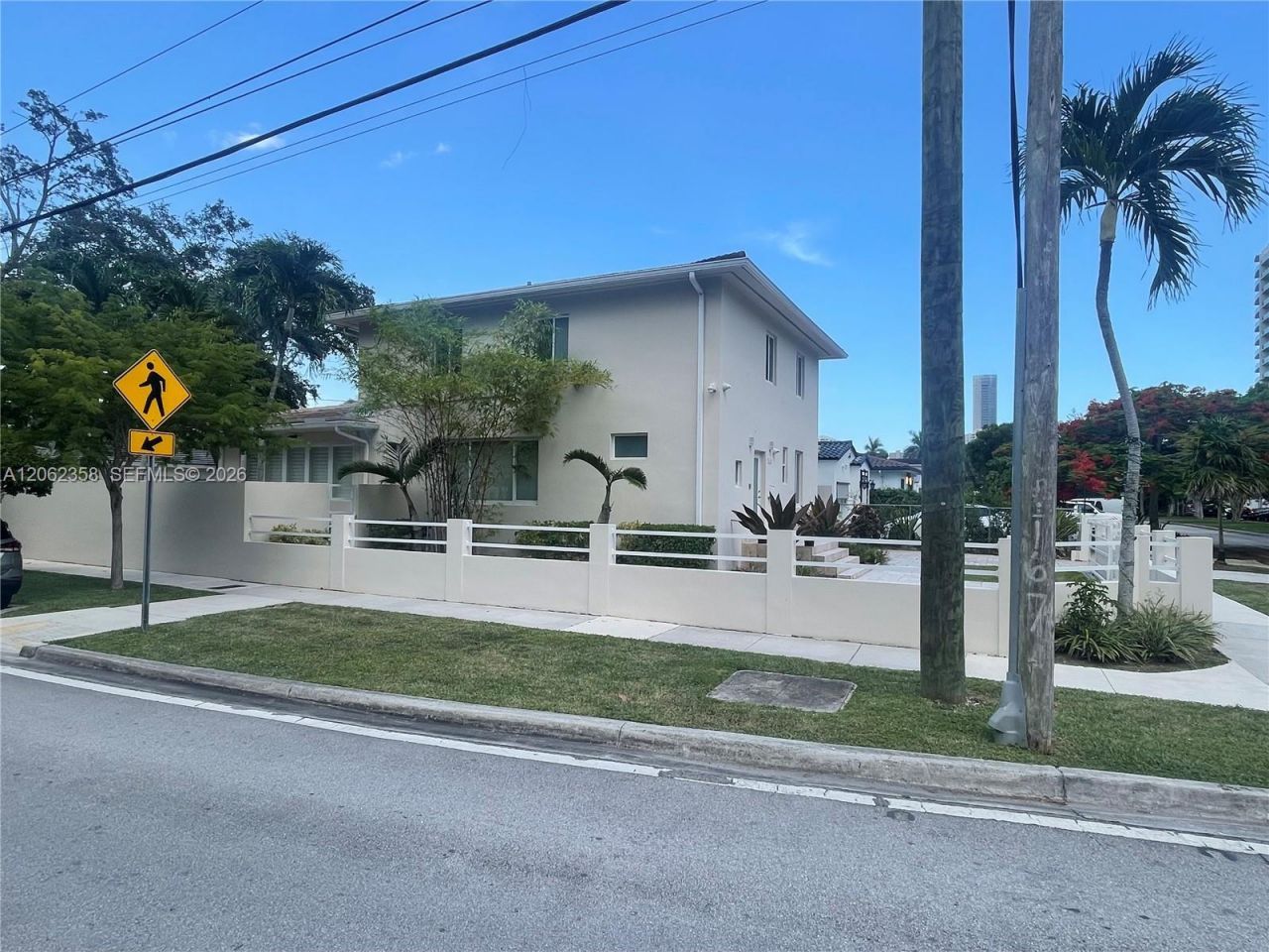 383 SW 25th Rd , Miami, FL 33129 Photo