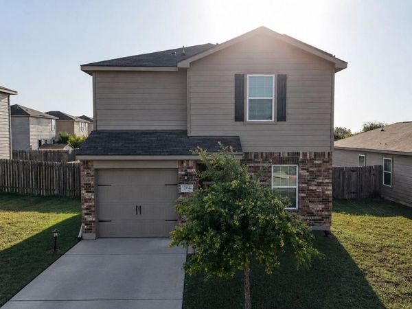 204 Denson LN, Unit 26C, Jarrell, TX 76537