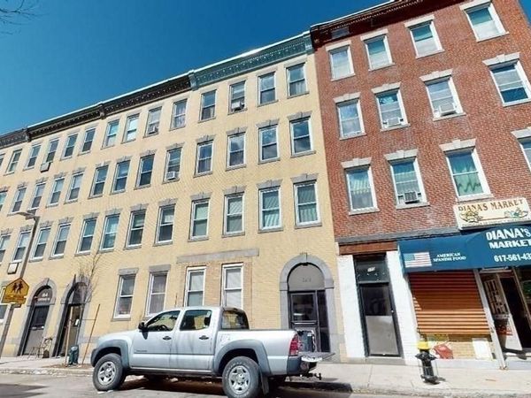 168 Cottage St, Unit 302, Boston, MA 02128