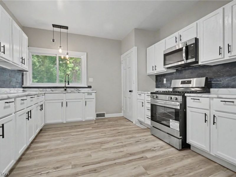 455 Scott Street NE, Warren, OH 44483 Photo 4