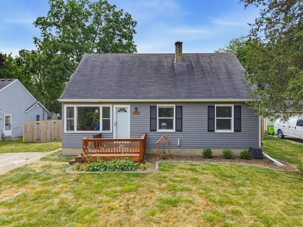 34903 PARKWAY DRIVE, Oconomowoc, WI 53066
