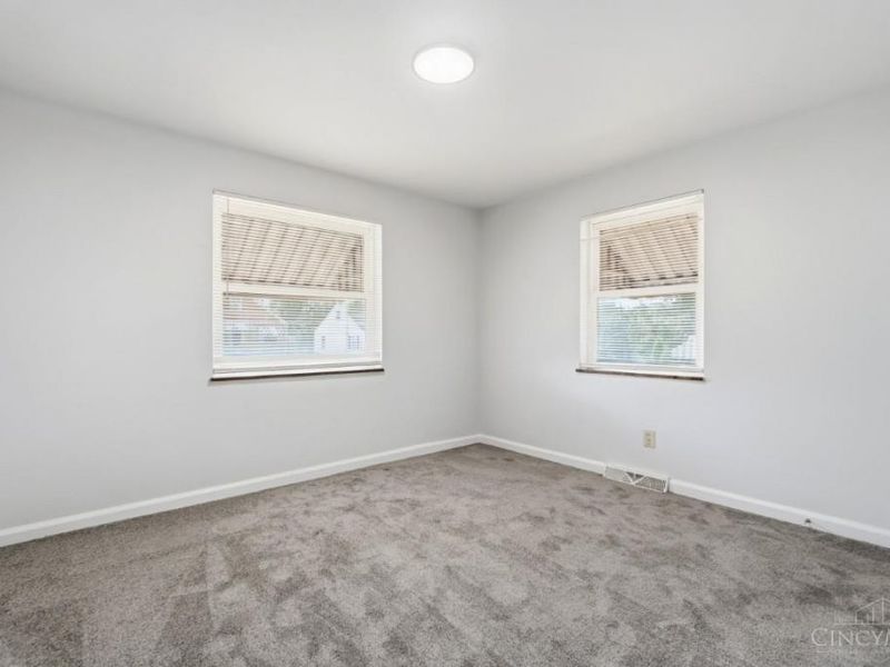 2945 Royal Glen Drive, Colerain Township, OH 45239 Photo 11