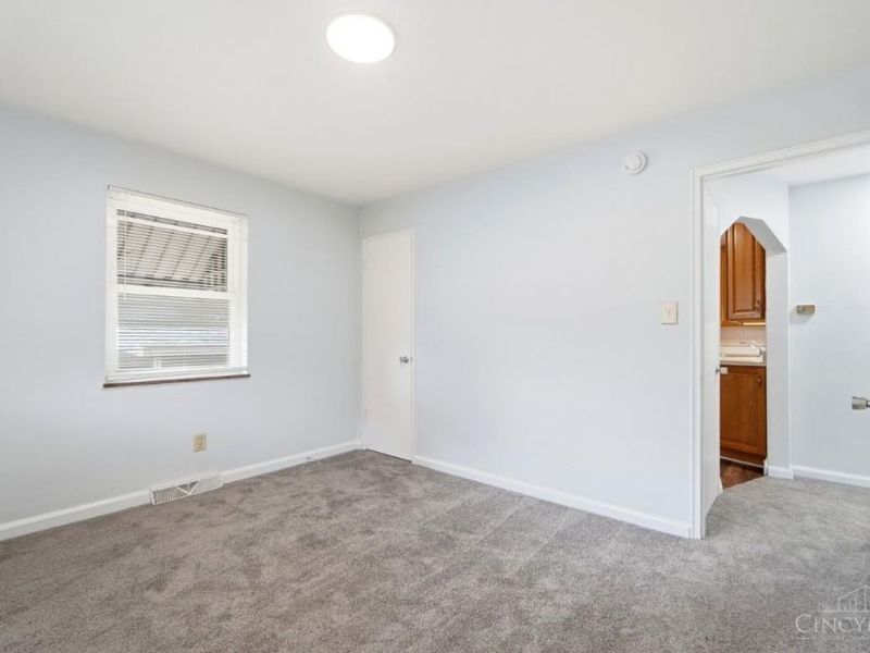 2945 Royal Glen Drive, Colerain Township, OH 45239 Photo 13