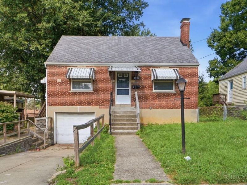 2945 Royal Glen Drive, Colerain Township, OH 45239 Photo 2