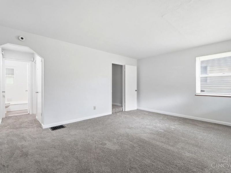2945 Royal Glen Drive, Colerain Township, OH 45239 Photo 4