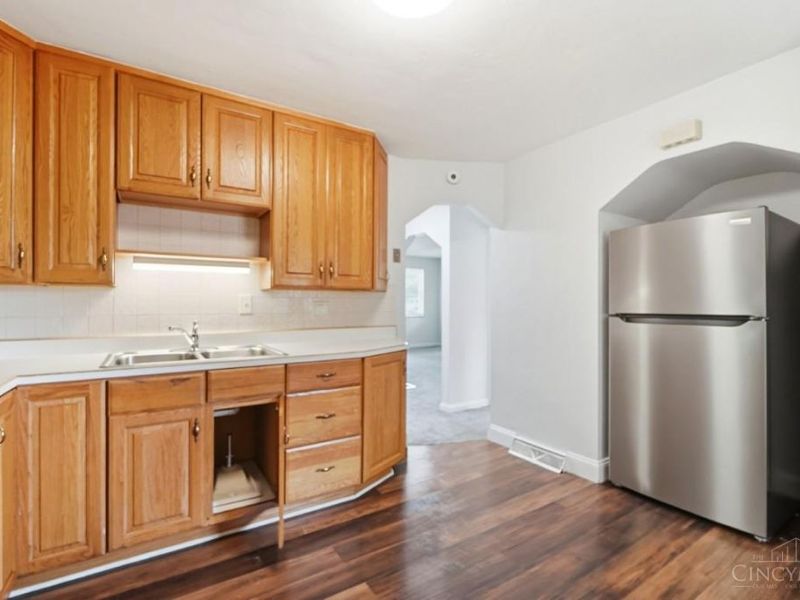 2945 Royal Glen Drive, Colerain Township, OH 45239 Photo 9