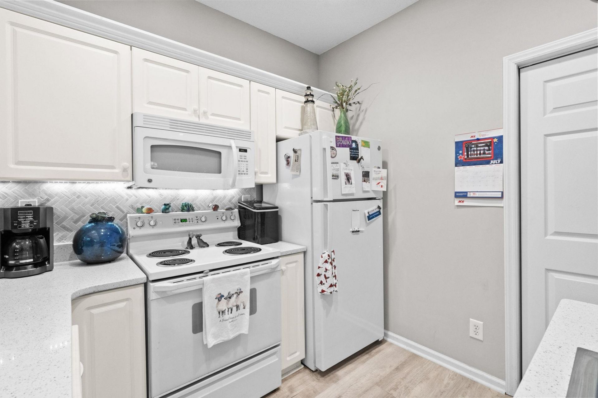 4662 Lightkeepers Way Photo 17