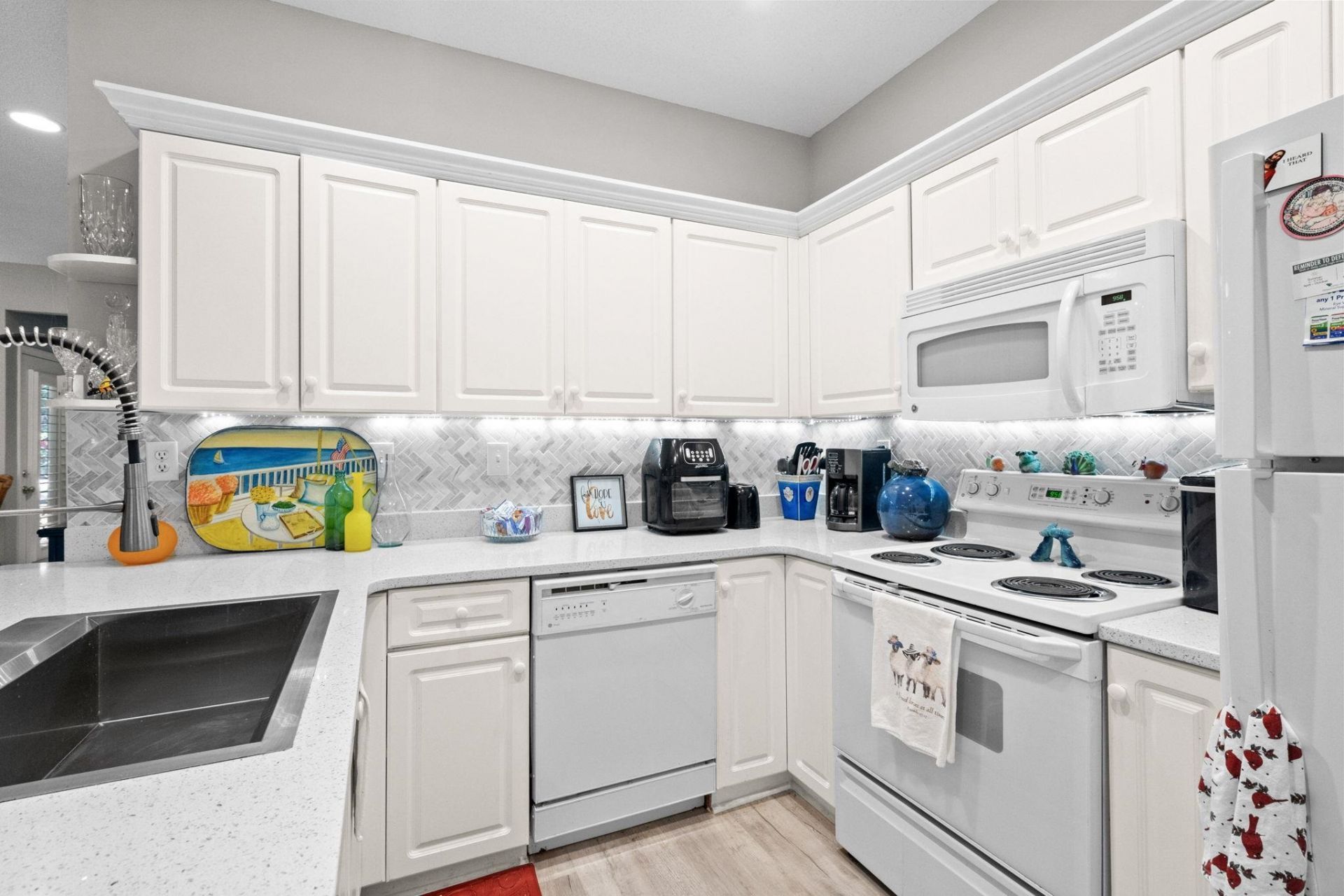 4662 Lightkeepers Way Photo 18
