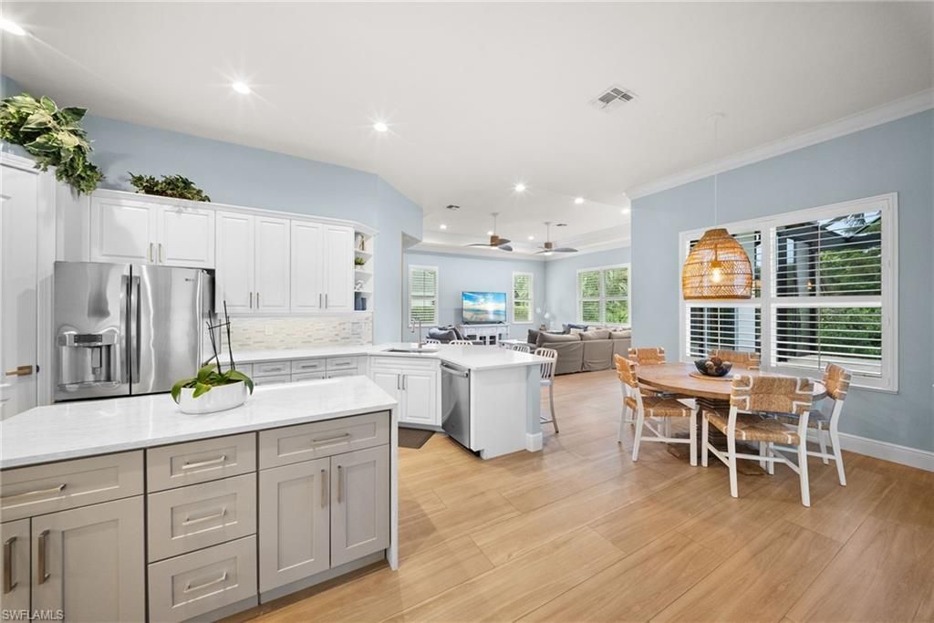 9069 The Lane, Naples, FL 34109 Photo