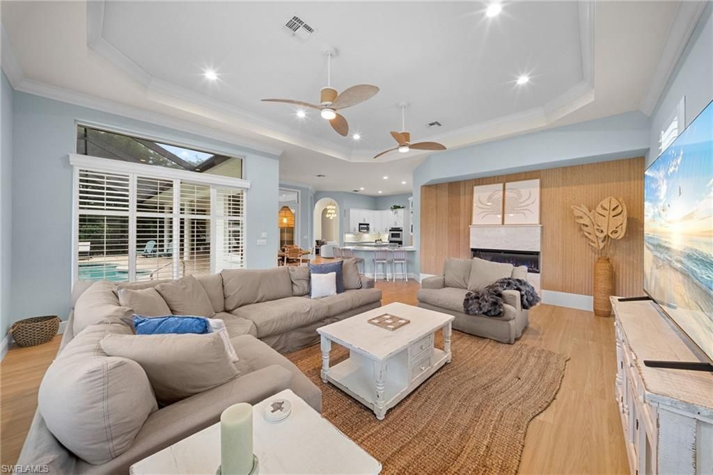 9069 The Lane, Naples, FL 34109 Photo