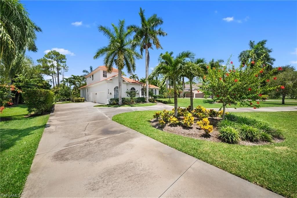 9069 The Lane, Naples, FL 34109 Photo