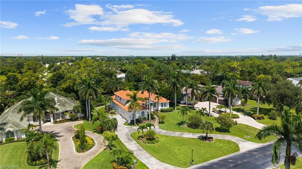 9069 The Lane, Naples, FL 34109 Photo