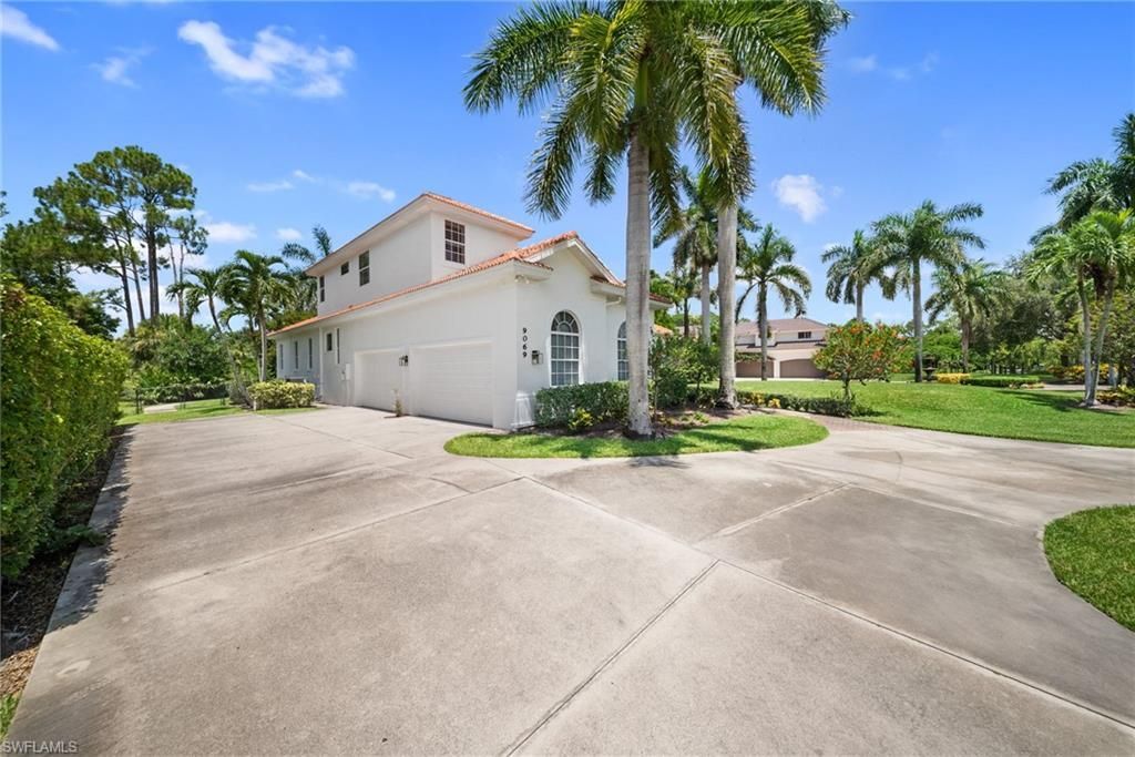 9069 The Lane, Naples, FL 34109 Photo