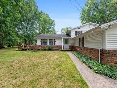 222 Kenwick Drive, Northfield, OH 44067