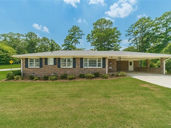 2303 Rockbridge Road , Stone Mountain, GA 30087