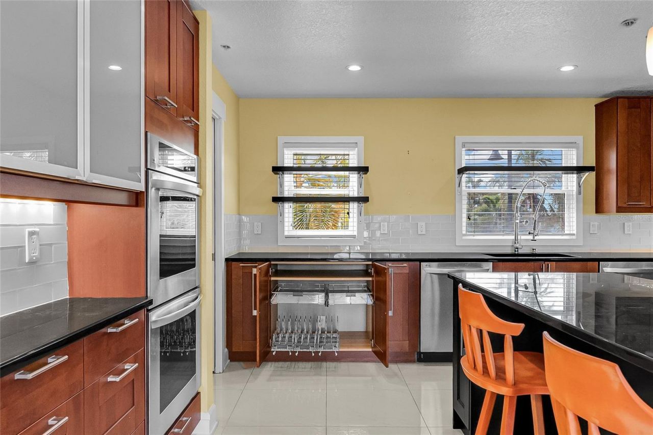 614 Norton Street, Longboat Key, FL 34228 Photo