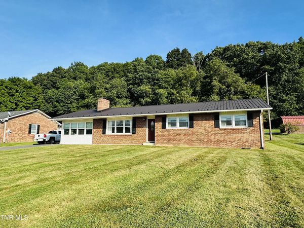 28236 Lee Highway, Meadowview, VA 24361