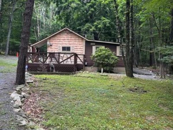 1507 UPPER VALLEY ROAD , EFFORT, PA 18330