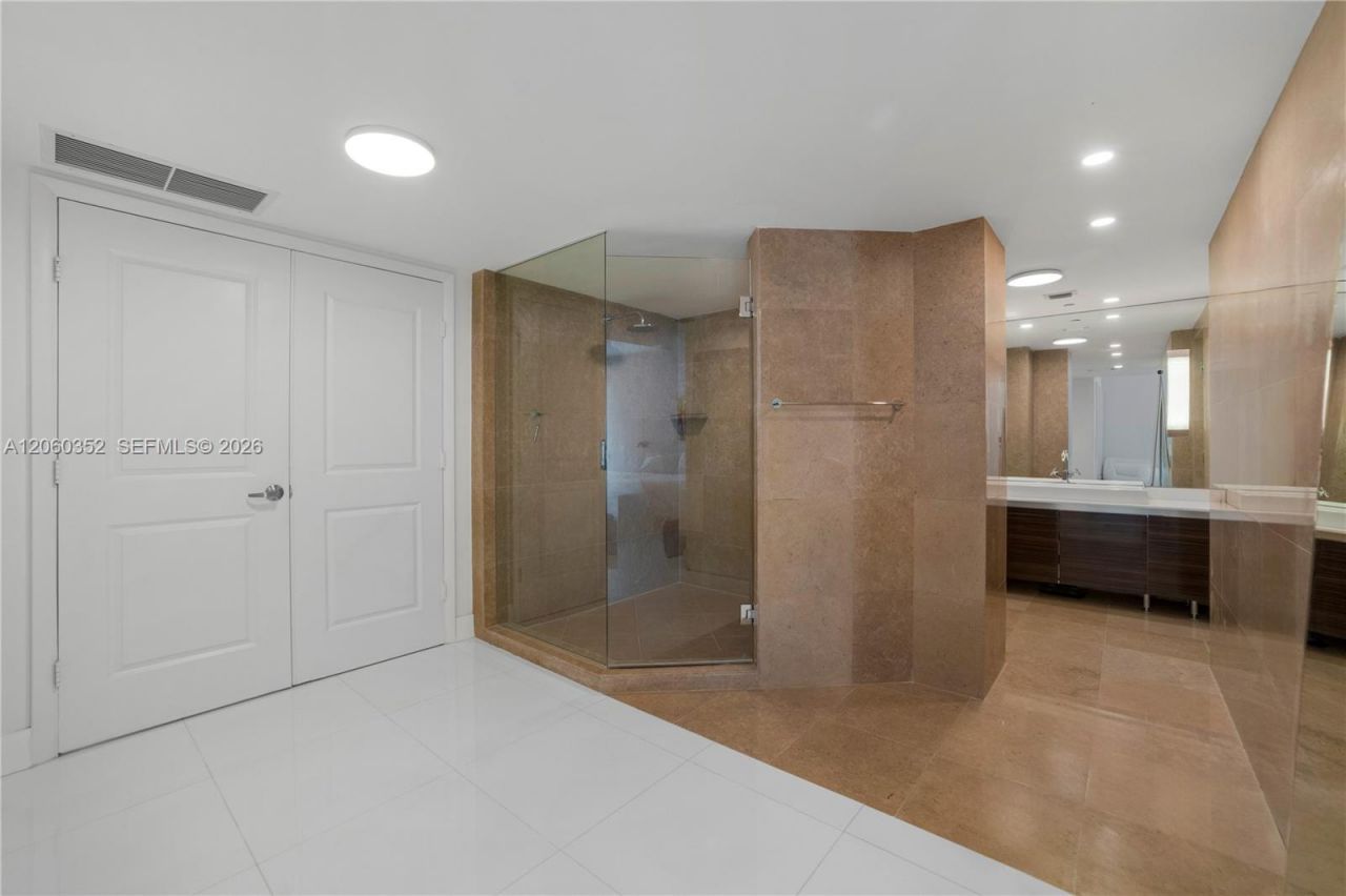 3739 Collins Ave , Unit N-503, Miami Beach, FL 33140 Photo