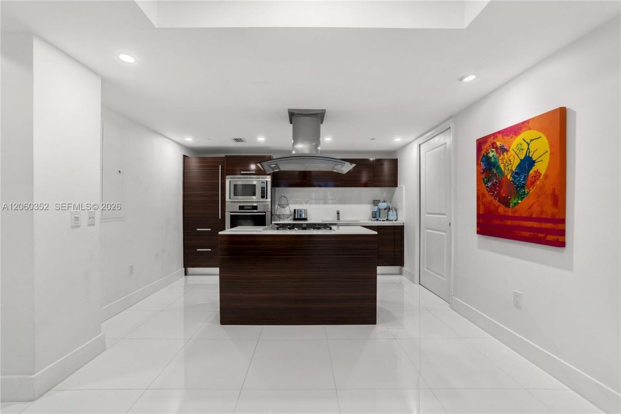 3739 Collins Ave , Unit N-503, Miami Beach, FL 33140 Photo