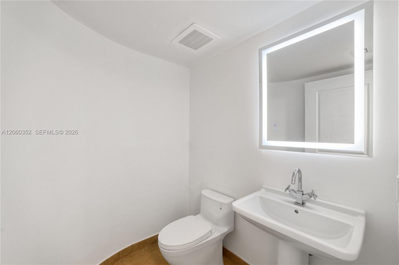 3739 Collins Ave , Unit N-503, Miami Beach, FL 33140 Photo