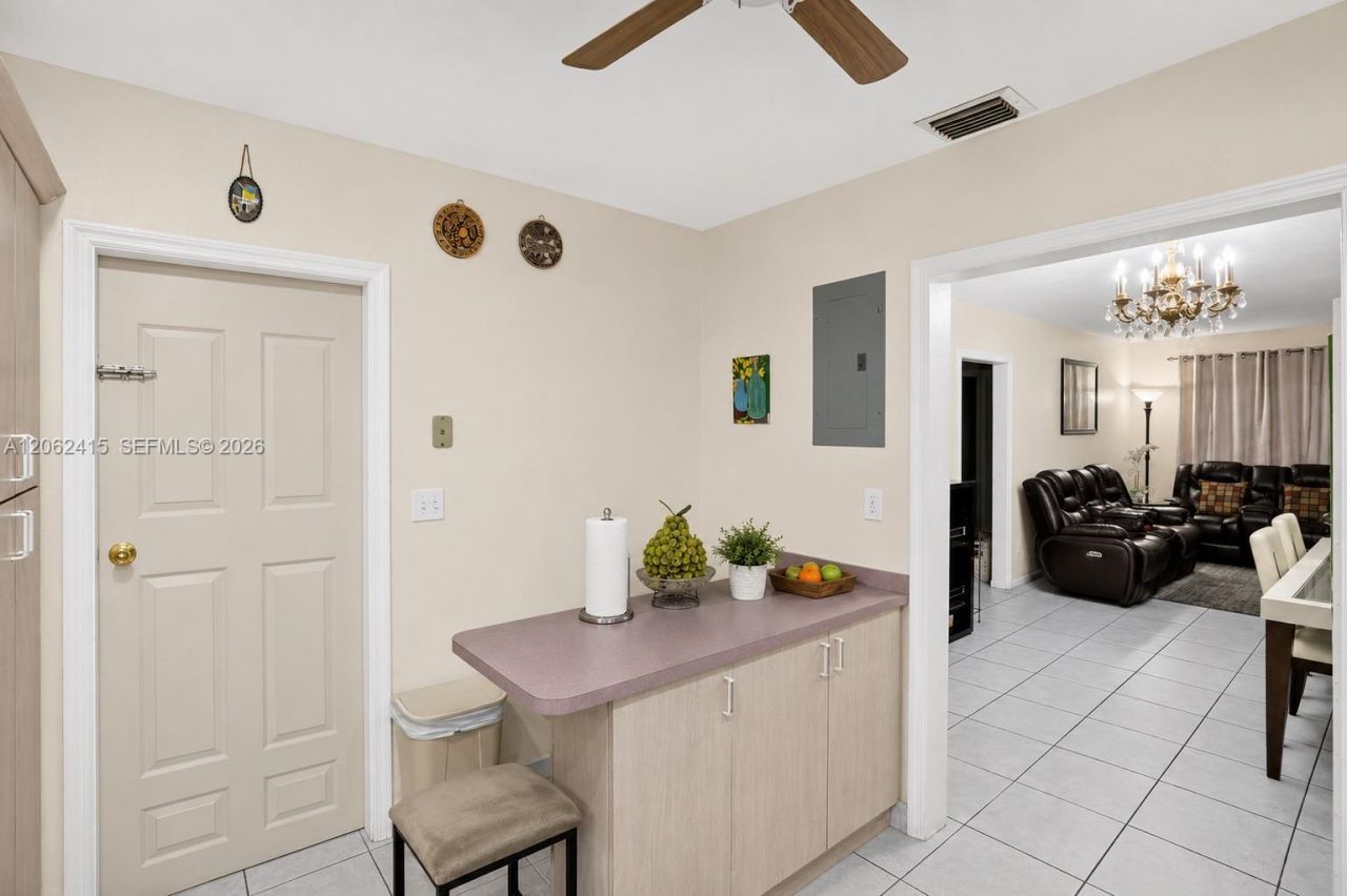 2815 NW 14th St , Miami, FL 33125 Photo