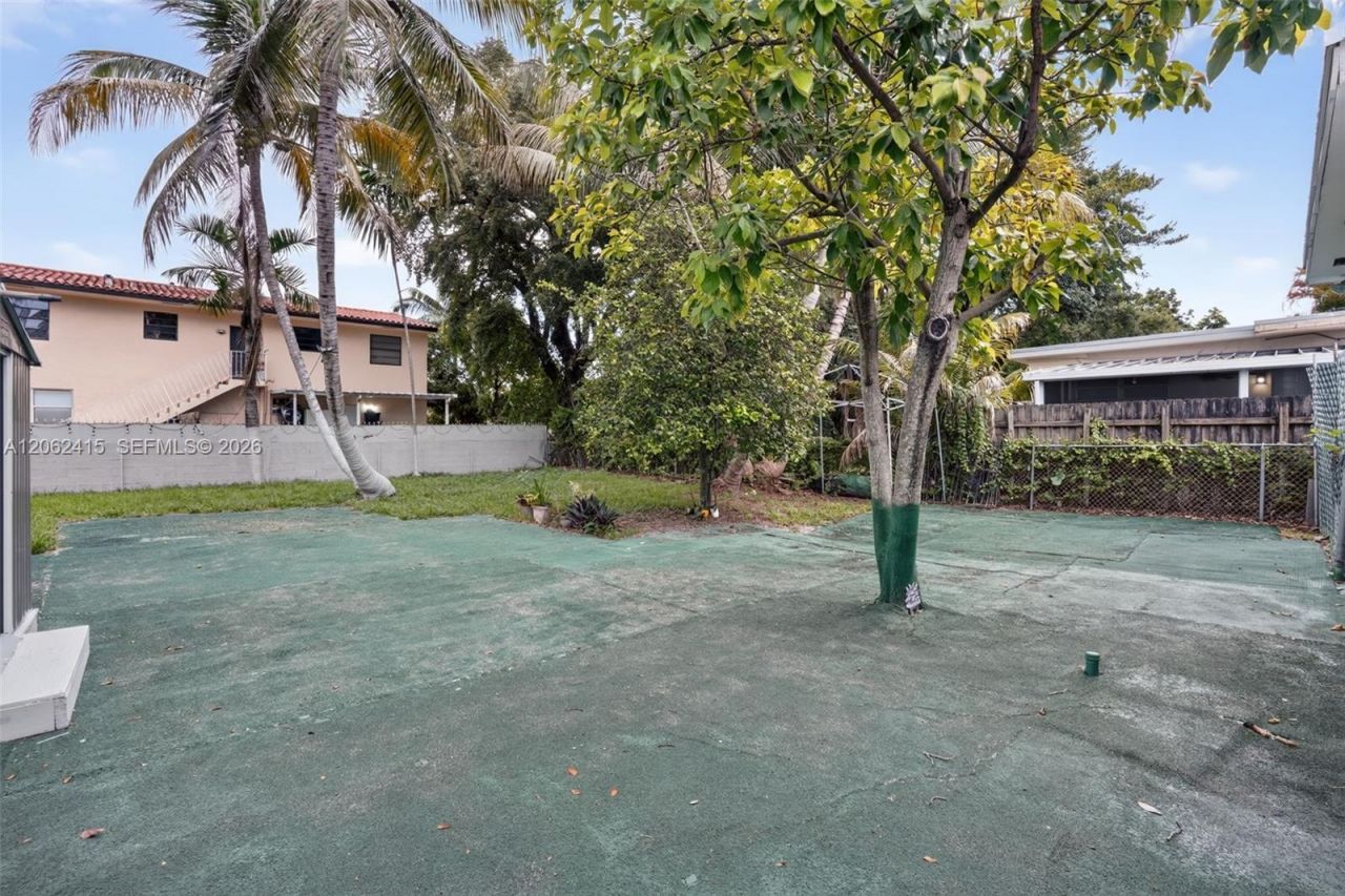 2815 NW 14th St , Miami, FL 33125 Photo