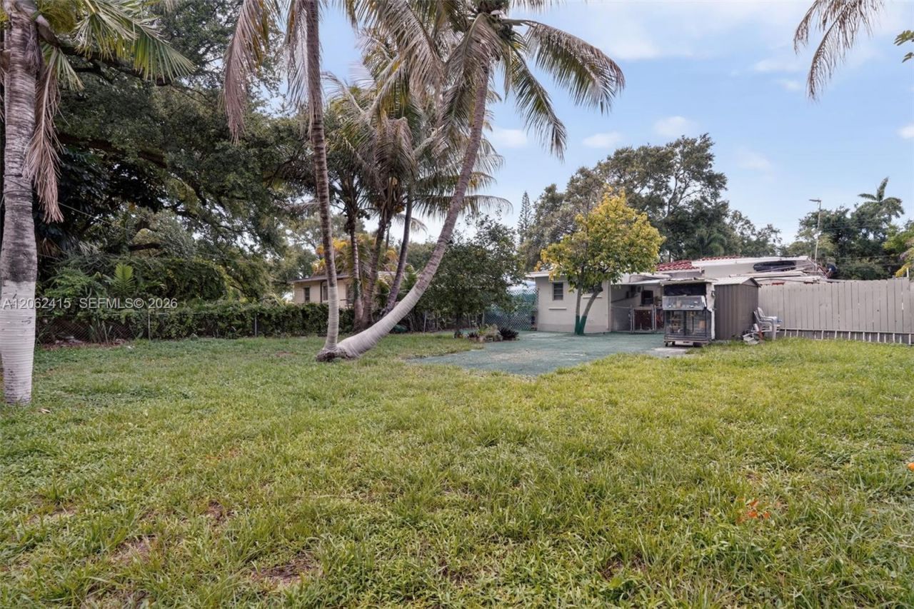 2815 NW 14th St , Miami, FL 33125 Photo