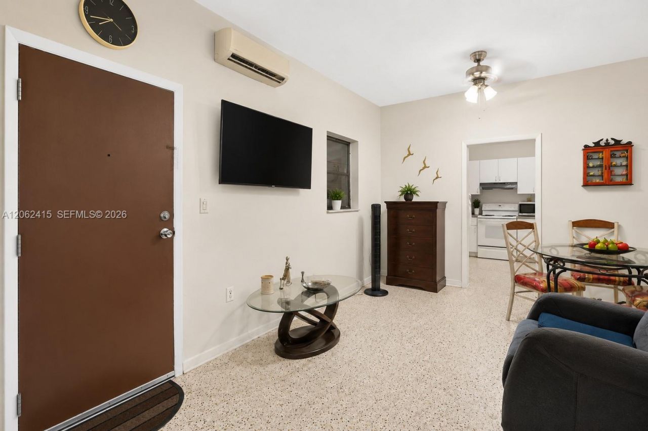 2815 NW 14th St , Miami, FL 33125 Photo
