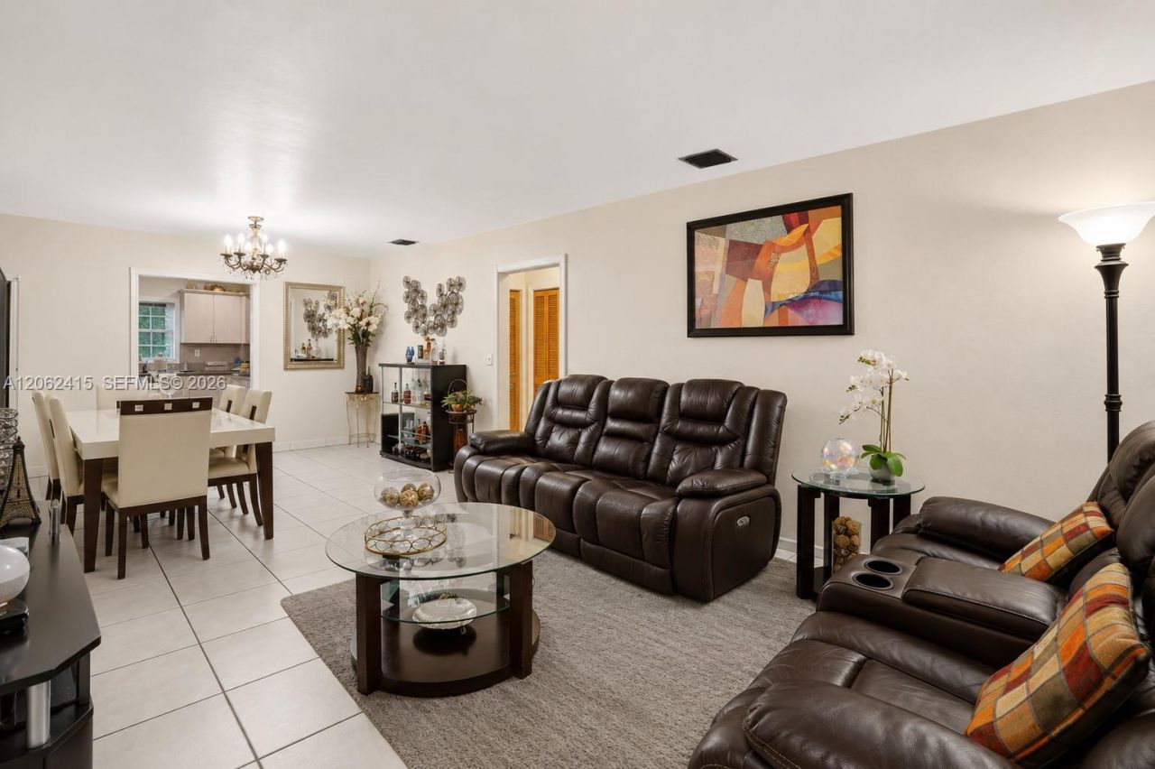 2815 NW 14th St , Miami, FL 33125 Photo