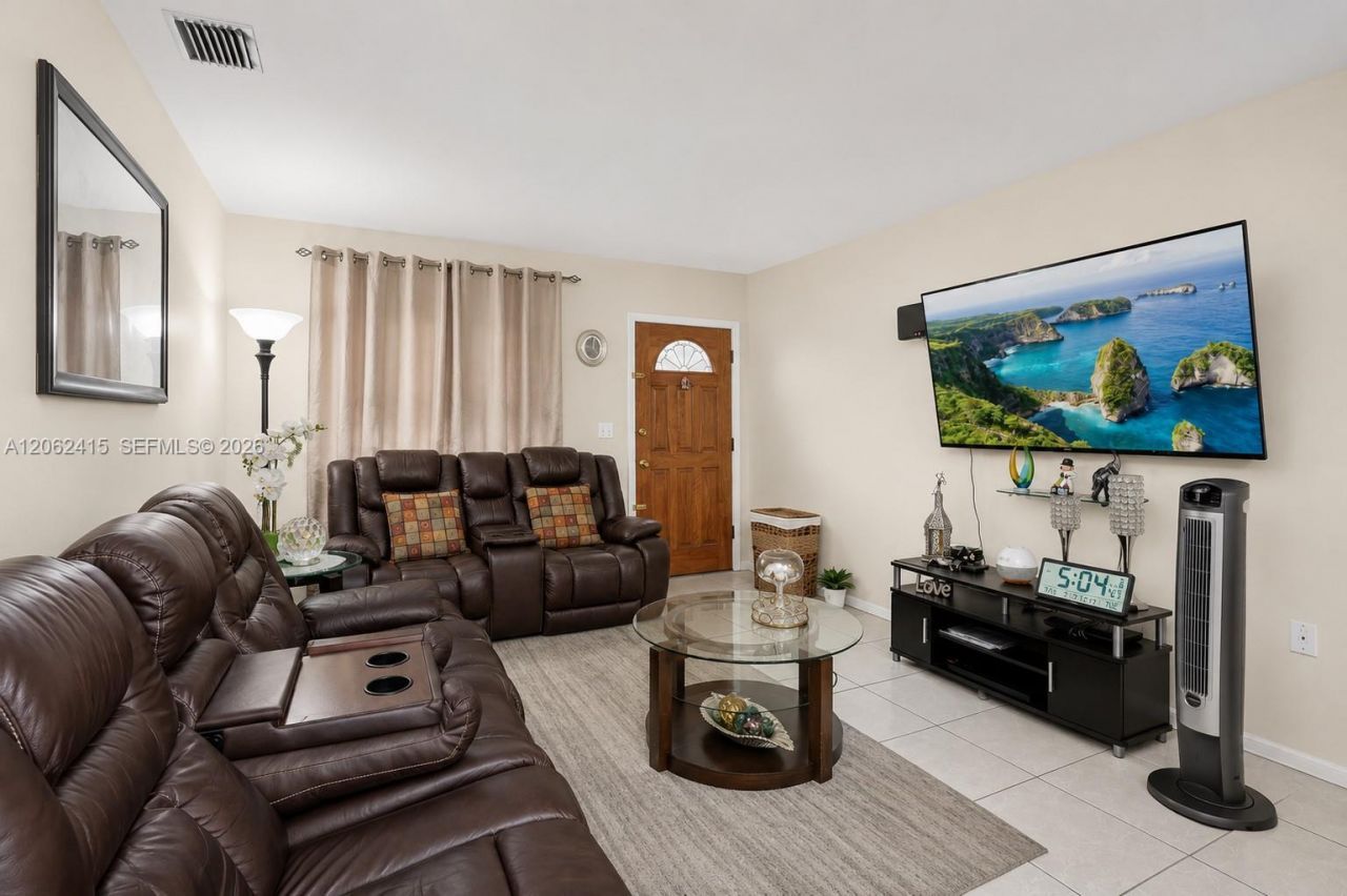 2815 NW 14th St , Miami, FL 33125 Photo
